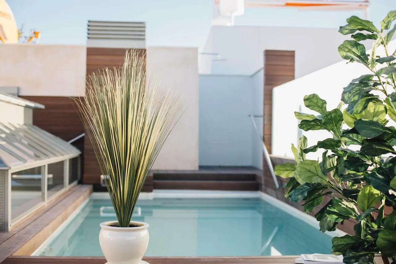 Apartment One&Lux Byron Suites Seville