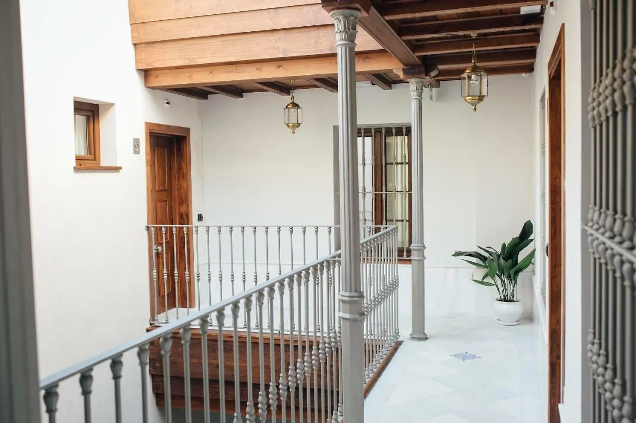 One&Lux Byron Suites Seville 0*,