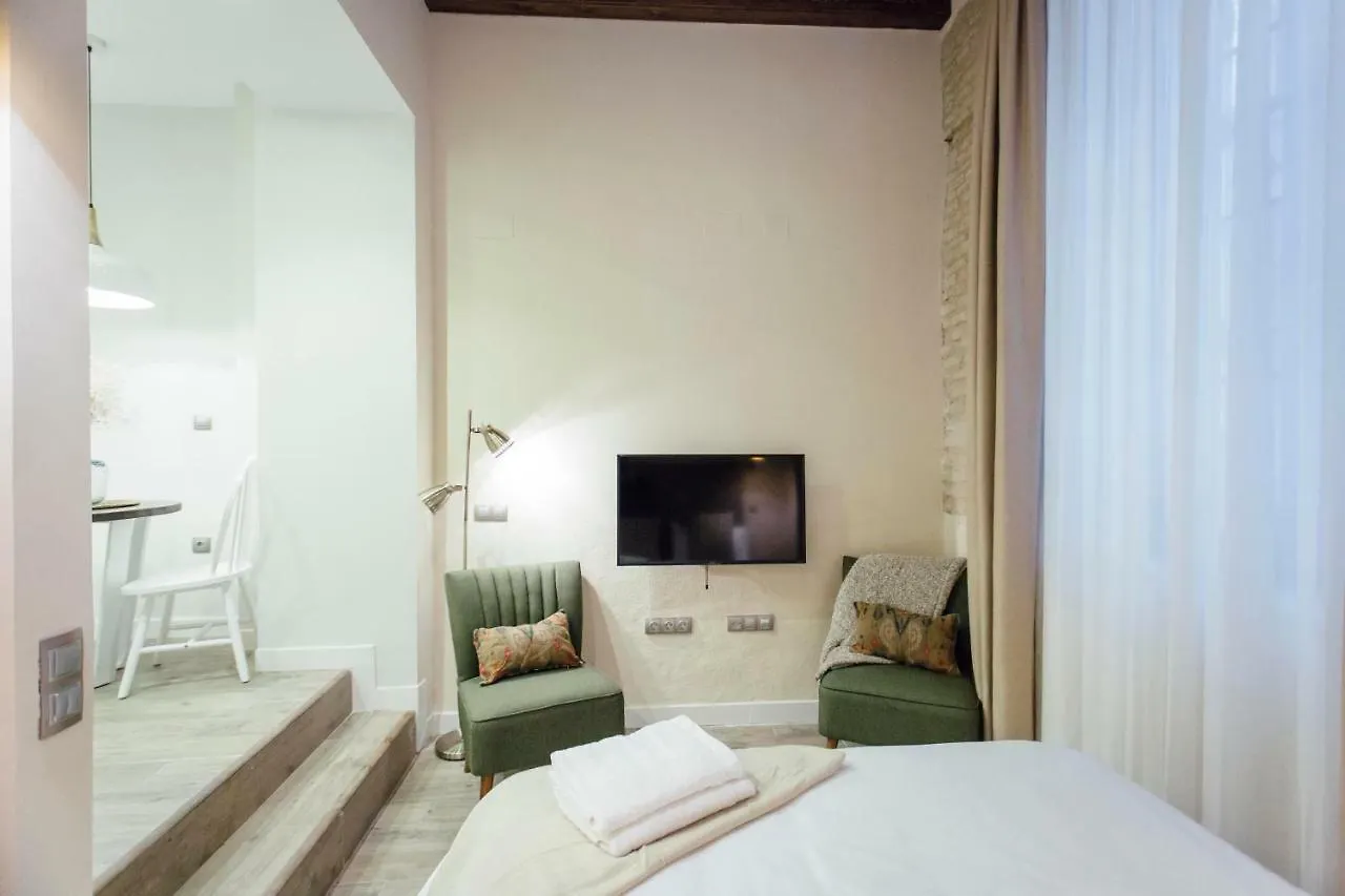 One&Lux Byron Suites Seville