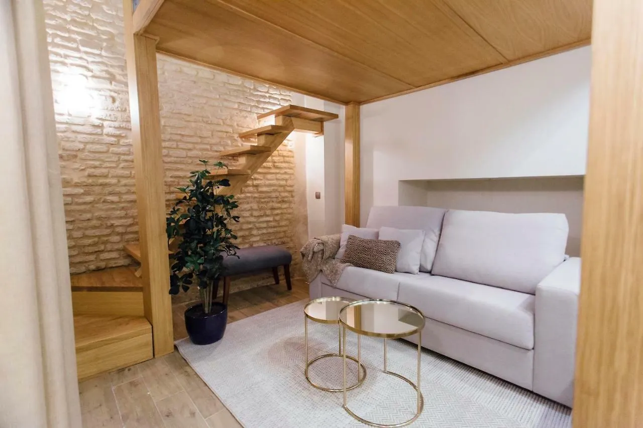 Apartment One&Lux Byron Suites Seville