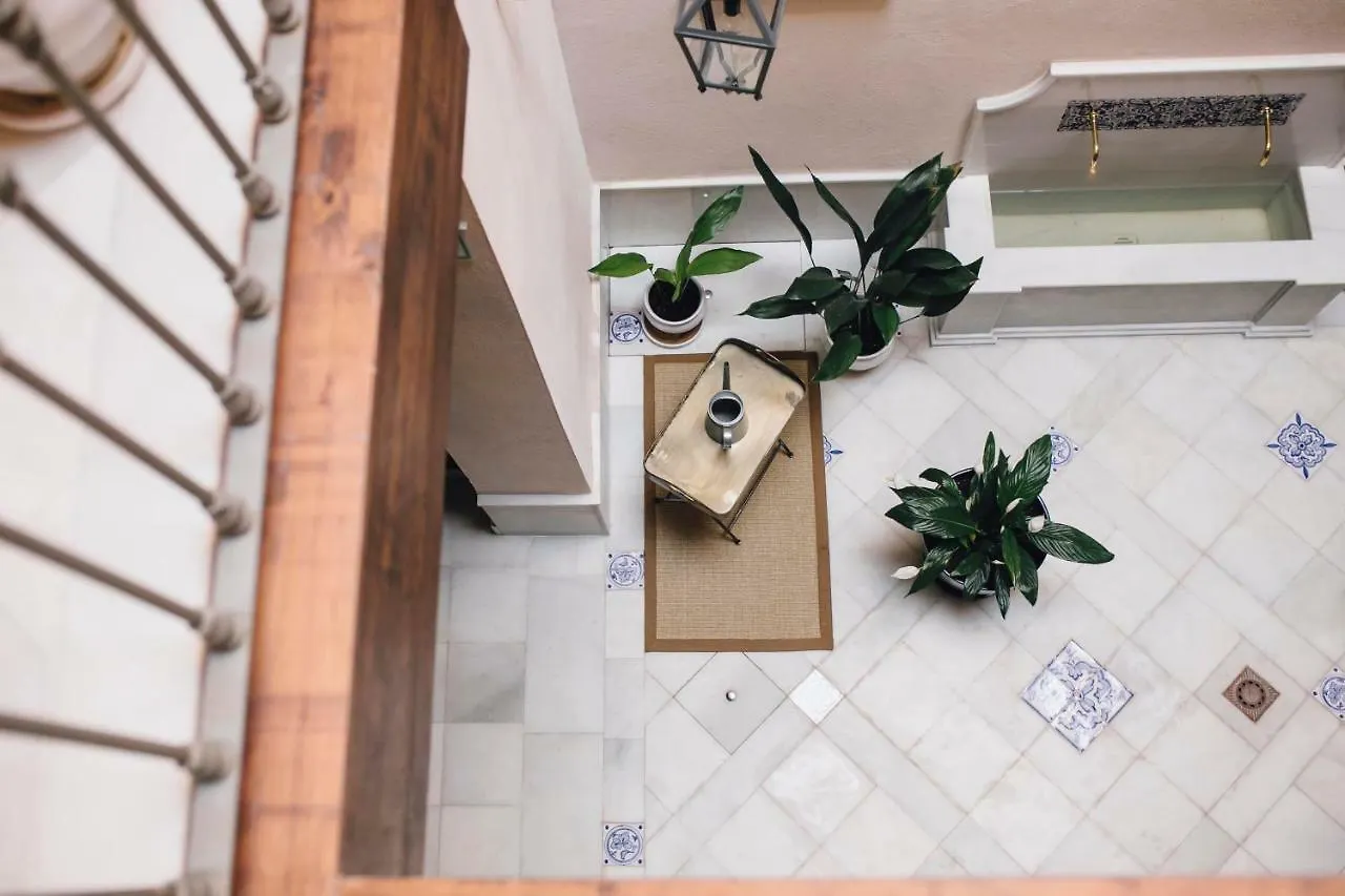 Apartment One&Lux Byron Suites Seville