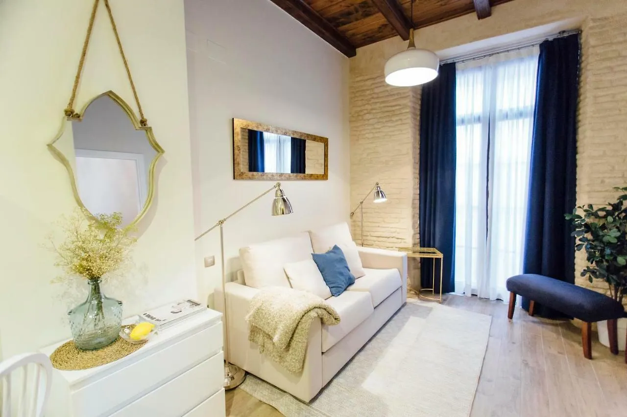 One&Lux Byron Suites Seville Apartment