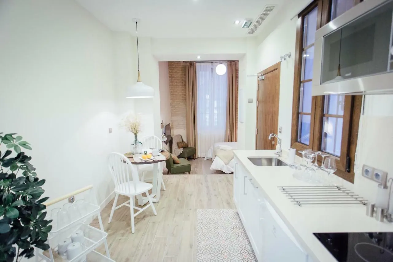 דירה סביליה One&Lux Byron Suites