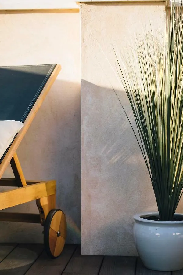 One&Lux Byron Suites Sewilla