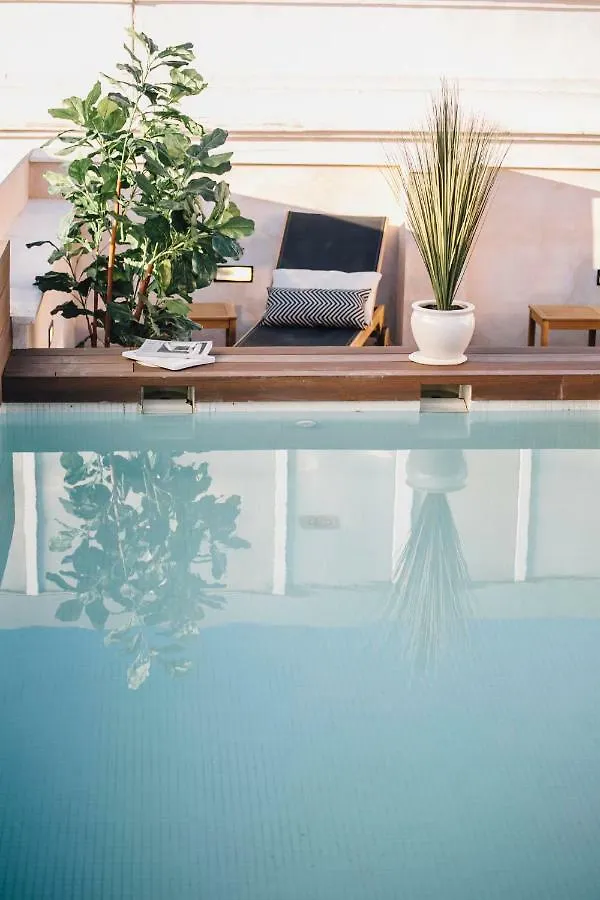 דירה סביליה One&Lux Byron Suites