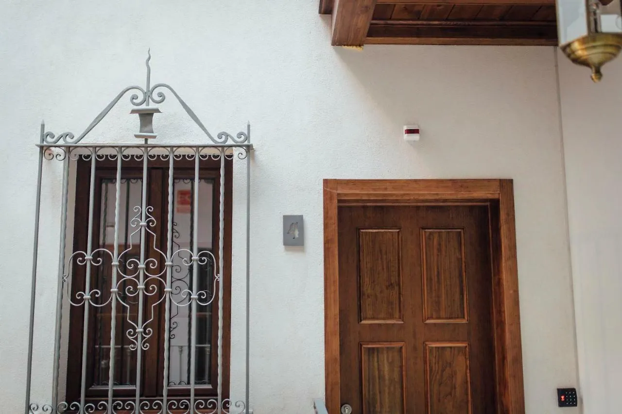 Apartament One&Lux Byron Suites Sewilla Hiszpania